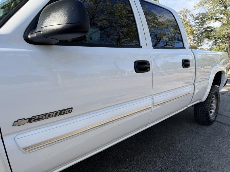 Chevrolet Silverado 2500HD LS Crew Cab Short Bed 4WD 2004