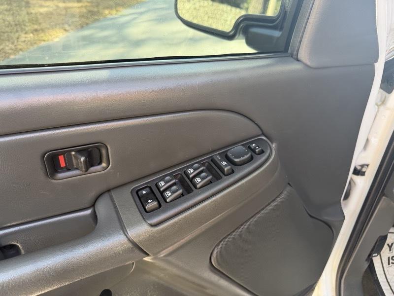 Chevrolet Silverado 2500HD LS Crew Cab Short Bed 4WD 2004