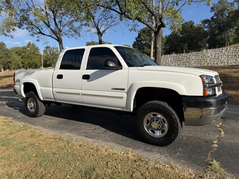 Chevrolet Silverado 2500HD LS Crew Cab Short Bed 4WD 2004