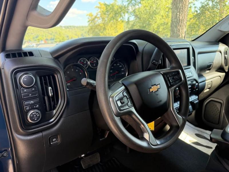Chevrolet Silverado 2500HD Custom Crew Cab Short Box 4WD 2023