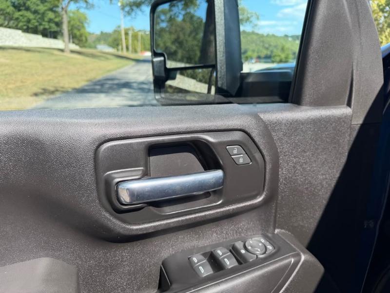 Chevrolet Silverado 2500HD Custom Crew Cab Short Box 4WD 2023