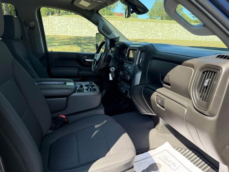 Chevrolet Silverado 2500HD Custom Crew Cab Short Box 4WD 2023