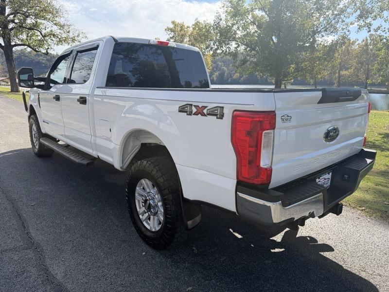 Ford F-250 SD XLT Crew Cab 4WD 2017