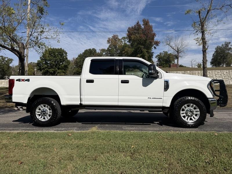 Ford F-250 SD XLT Crew Cab 4WD 2017
