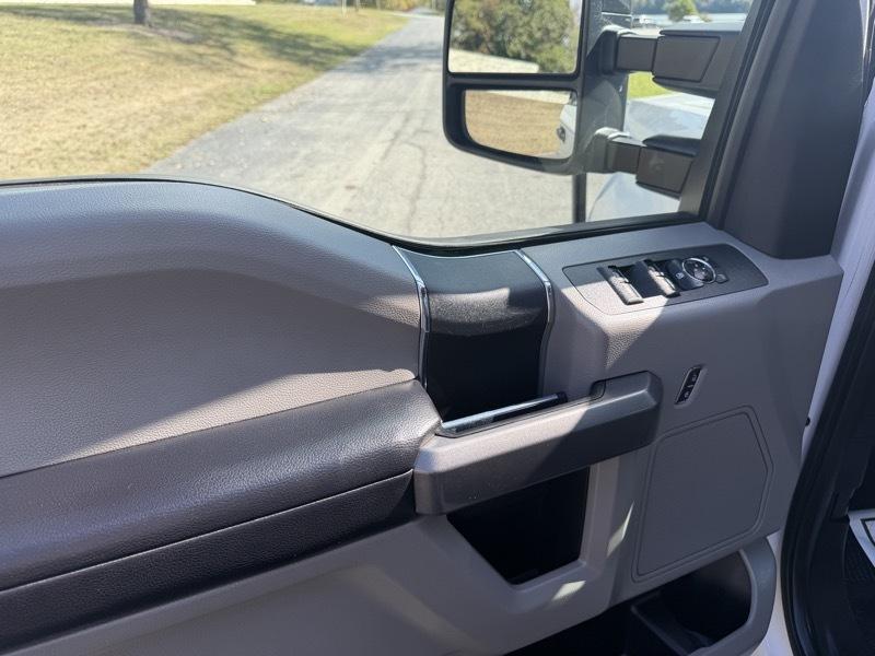Ford F-250 SD XLT Crew Cab 4WD 2017