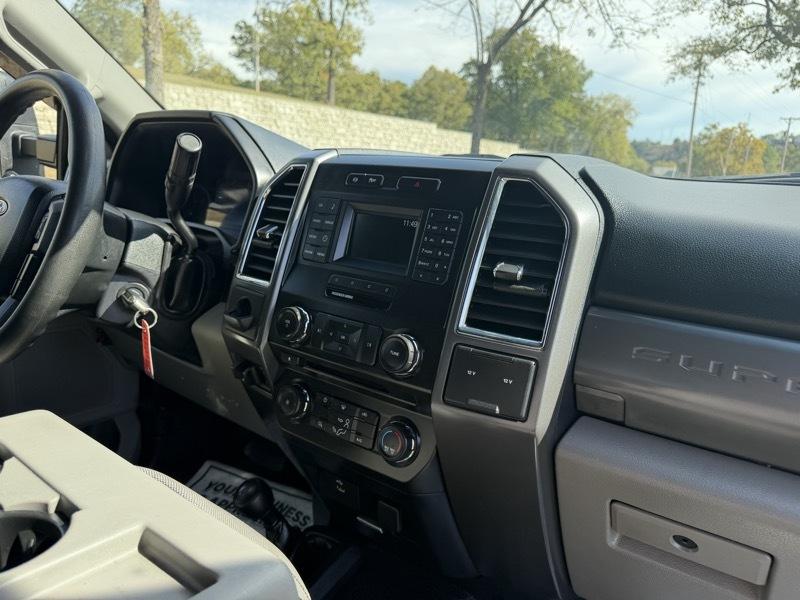 Ford F-250 SD XLT Crew Cab 4WD 2017