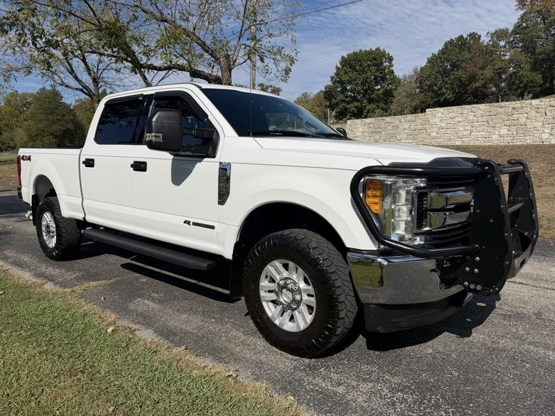 Ford F-250 SD XLT Crew Cab 4WD 2017