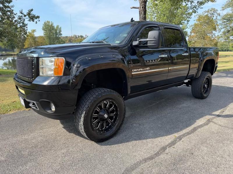 GMC Sierra 2500HD Denali Crew Cab 4WD 2014