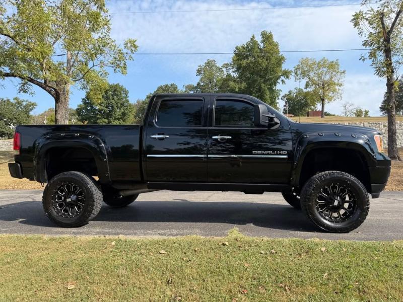 GMC Sierra 2500HD Denali Crew Cab 4WD 2014