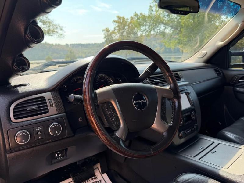 GMC Sierra 2500HD Denali Crew Cab 4WD 2014