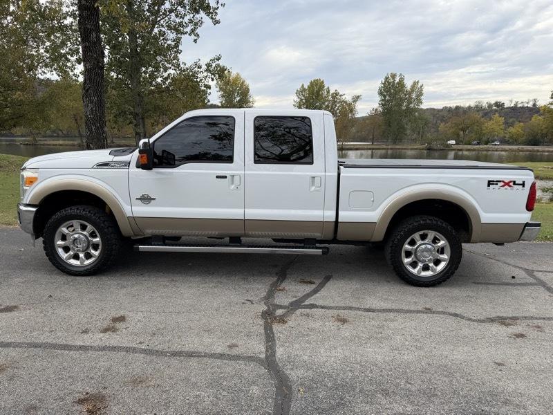 Ford F-250 SD Lariat Crew Cab 4WD 2011