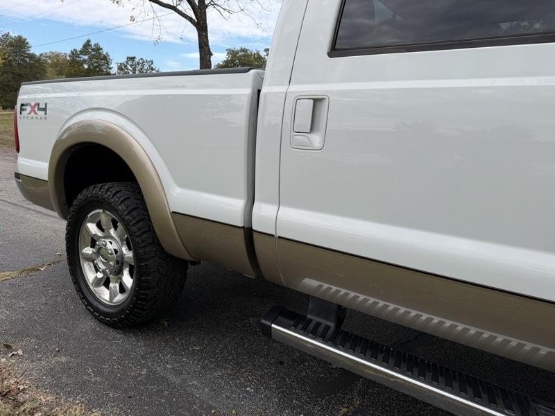 Ford F-250 SD Lariat Crew Cab 4WD 2011