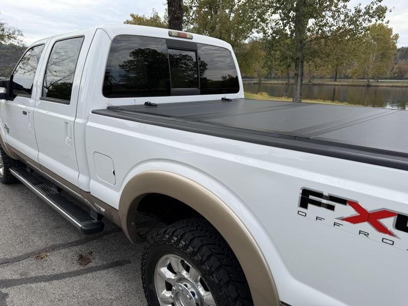 Ford F-250 SD Lariat Crew Cab 4WD 2011