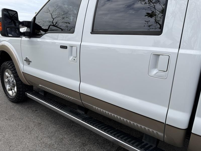 Ford F-250 SD Lariat Crew Cab 4WD 2011