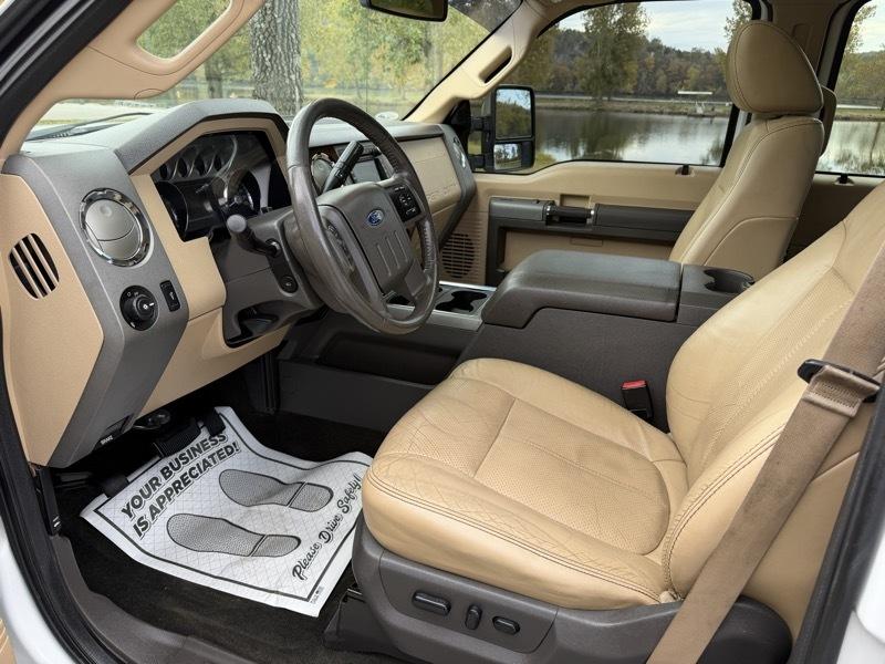 Ford F-250 SD Lariat Crew Cab 4WD 2011