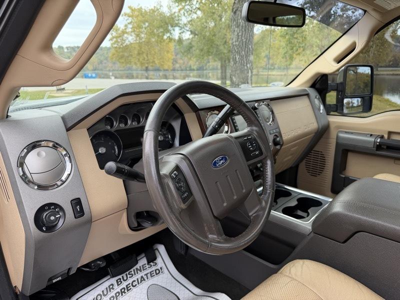 Ford F-250 SD Lariat Crew Cab 4WD 2011