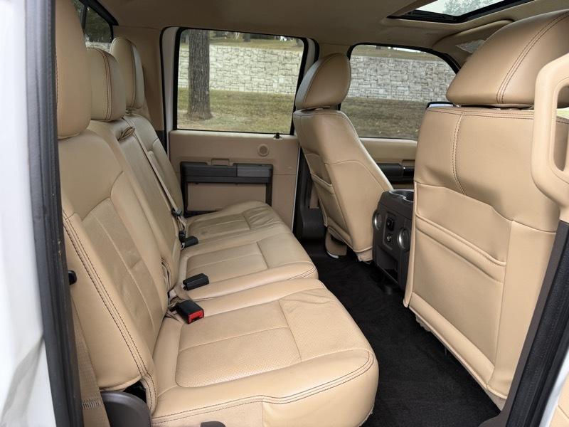 Ford F-250 SD Lariat Crew Cab 4WD 2011