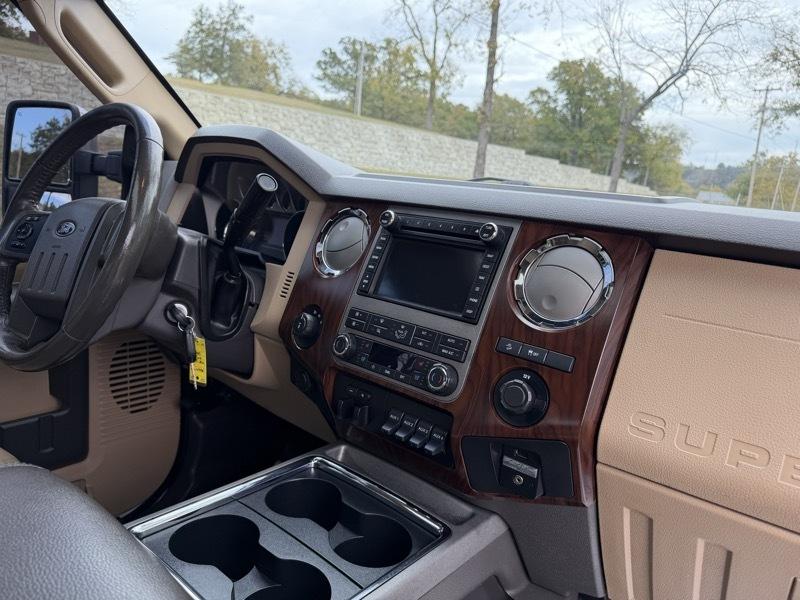 Ford F-250 SD Lariat Crew Cab 4WD 2011