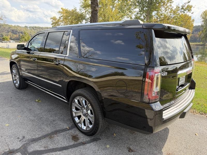 GMC Yukon XL Denali 4WD 2016