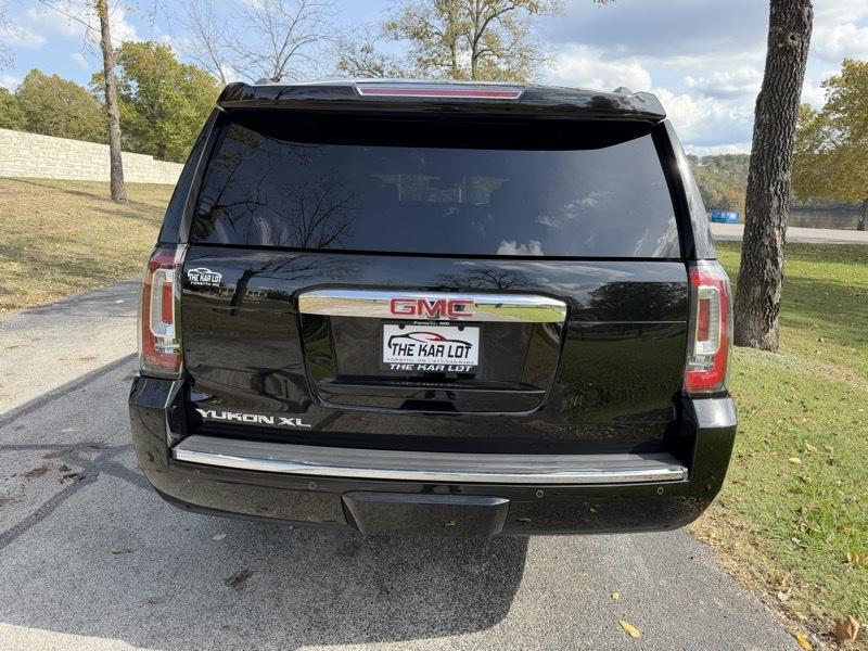 GMC Yukon XL Denali 4WD 2016