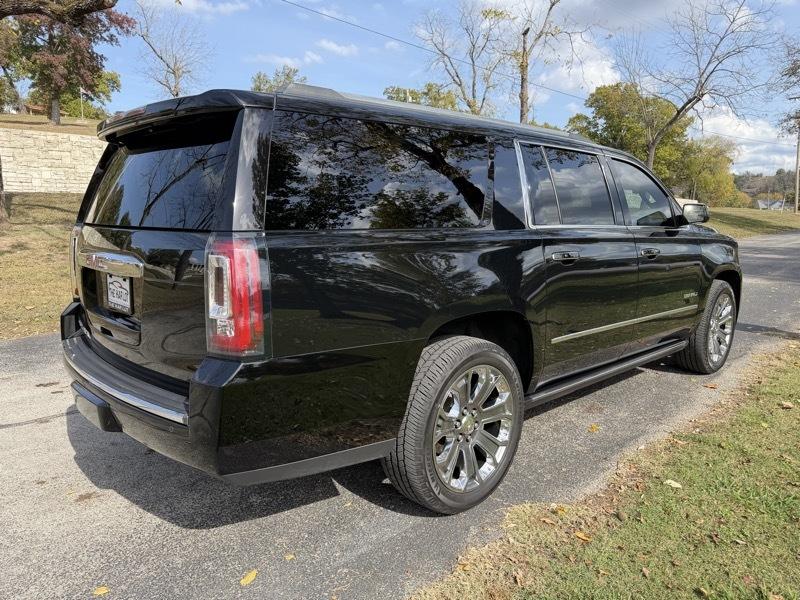 GMC Yukon XL Denali 4WD 2016