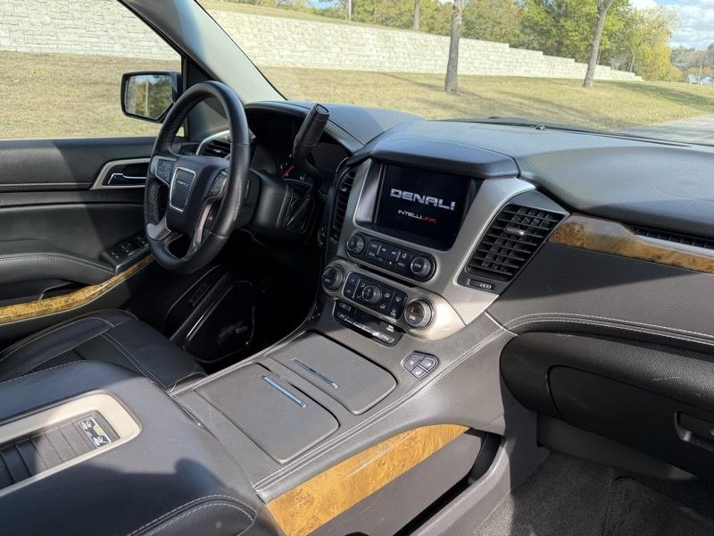 GMC Yukon XL Denali 4WD 2016