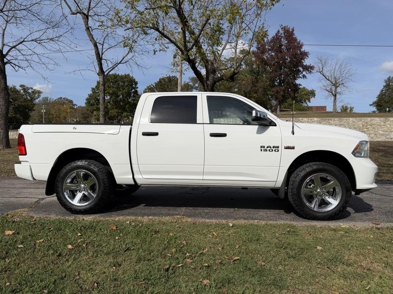 RAM 1500 Tradesman Crew Cab SWB 4WD 2014