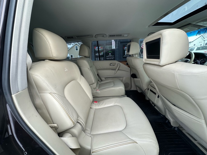 Infiniti QX56 4WD 4dr 7-passenger 2012