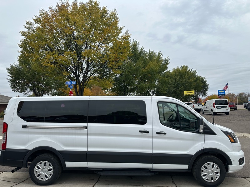 Ford Transit Passenger Wagon T-350 148" Low Roof XLT RWD 2025 Ford Transit Passenger Wagon T-350 148" Low Roof XLT RWD 2025