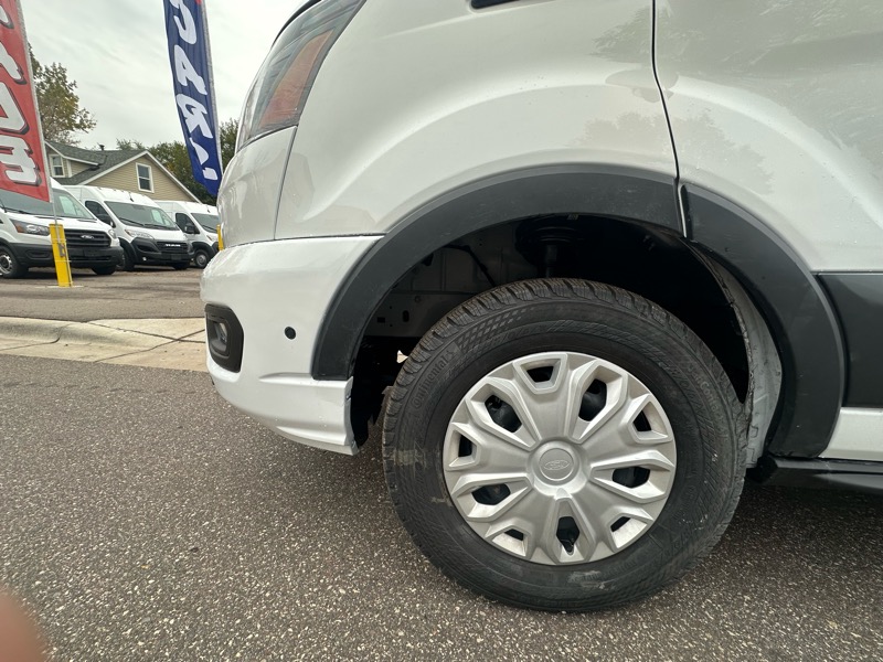 Ford Transit Passenger Wagon T-350 148" Low Roof XLT RWD 2025 Ford Transit Passenger Wagon T-350 148" Low Roof XLT RWD 2025