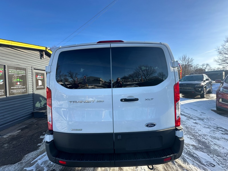 Ford Transit Passenger Wagon T-350 148" Low Roof XLT RWD 2025