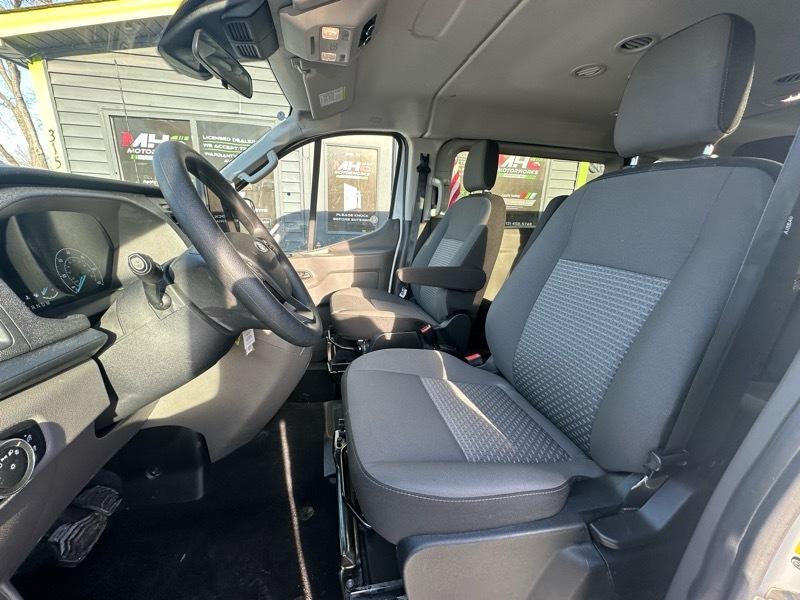 Ford Transit Passenger Wagon T-350 148" Low Roof XLT RWD 2025