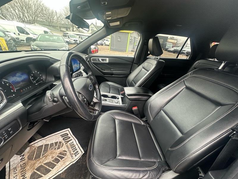 Ford Explorer XLT 4WD 2020