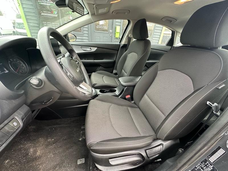 Kia Forte LXS IVT 2024