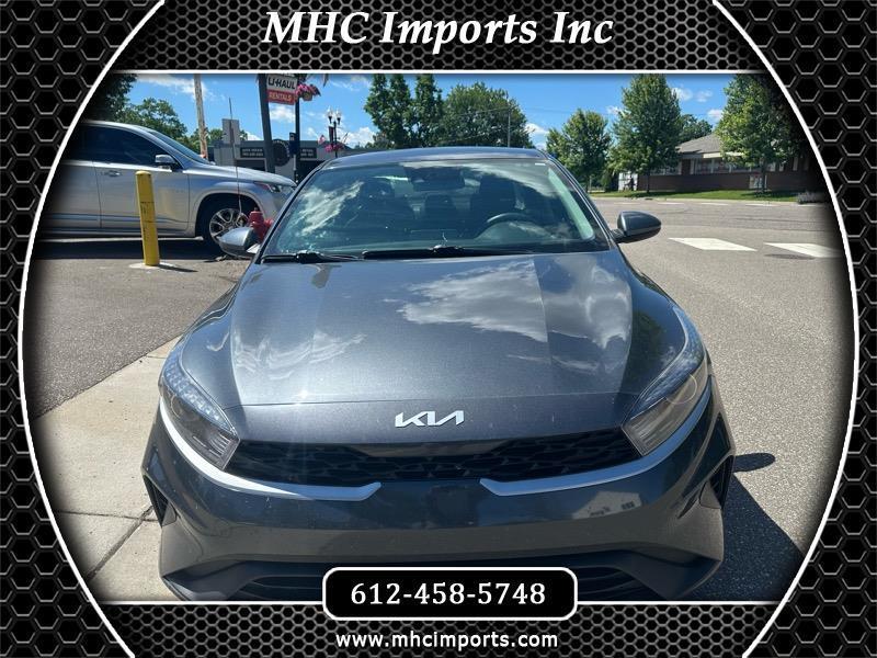 2024 Kia Forte LXS IVT