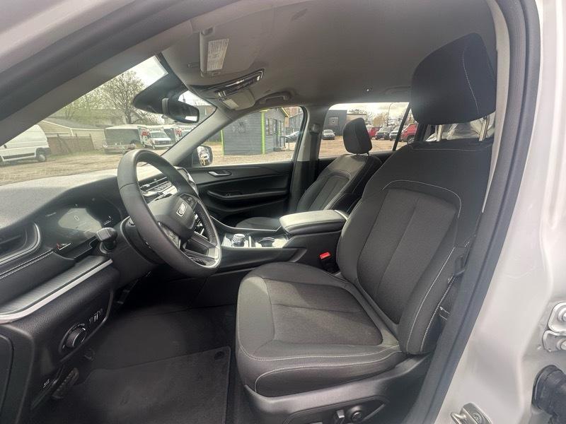 Jeep Grand Cherokee L Laredo 4x4 2023