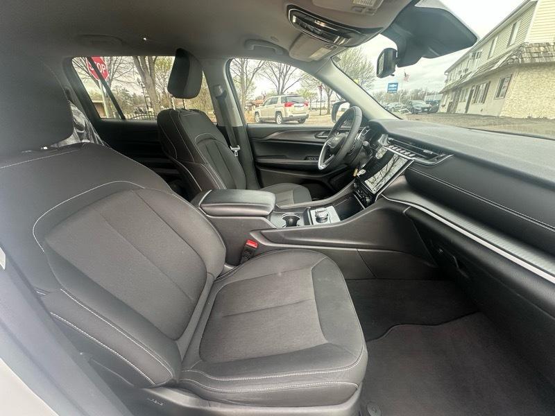 Jeep Grand Cherokee L Laredo 4x4 2023