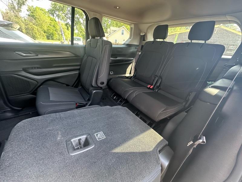 Jeep Grand Cherokee L Laredo 4x4 2023