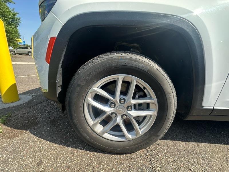 Jeep Grand Cherokee L Laredo 4x4 2023