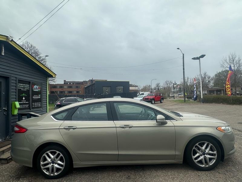 Ford Fusion 4dr Sdn SE FWD 2015