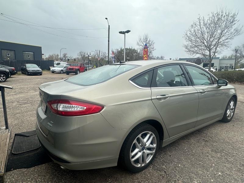 Ford Fusion 4dr Sdn SE FWD 2015