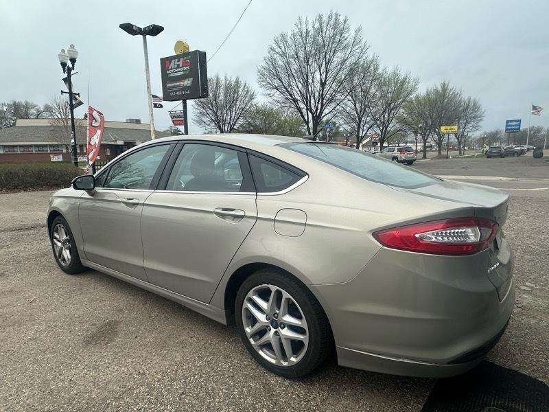 Ford Fusion 4dr Sdn SE FWD 2015