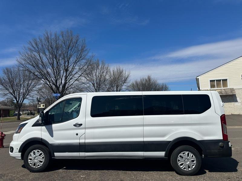 Ford Transit Passenger Wagon T-350 148" Low Roof XLT RWD 2025