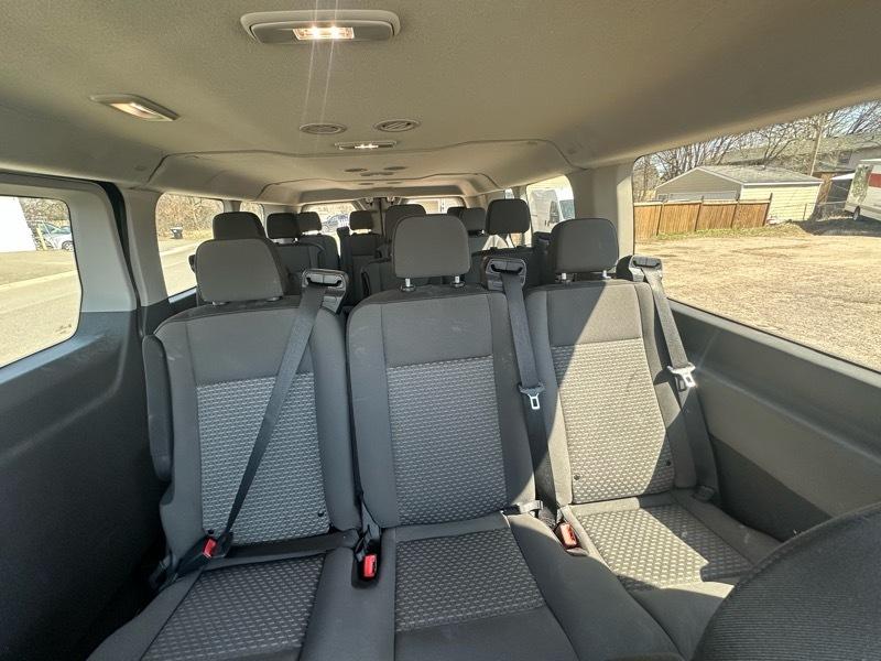 Ford Transit Passenger Wagon T-350 148" Low Roof XLT RWD 2025