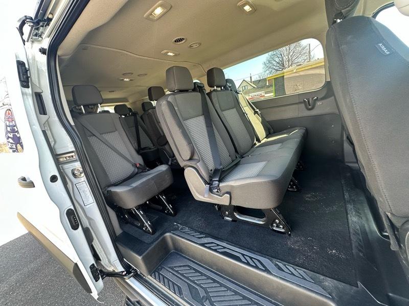 Ford Transit Passenger Wagon T-350 148" Low Roof XLT RWD 2025