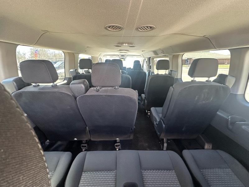 Ford Transit Passenger Wagon T-350 148" Low Roof XLT RWD 2025