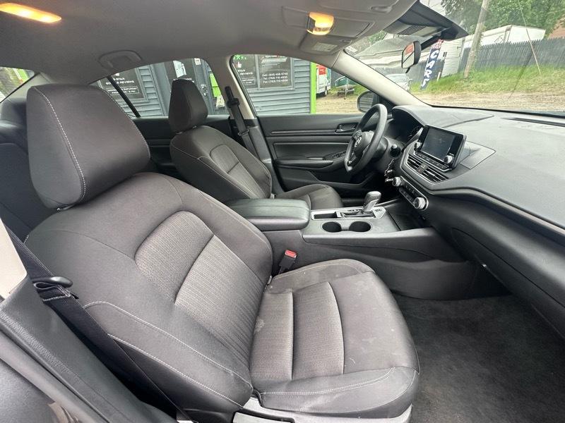 Nissan Altima 2.5 S Sedan 2024