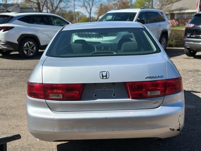 Honda Accord Sdn LX AT 2005