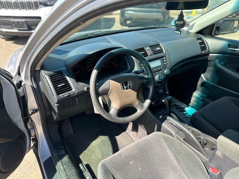 Honda Accord Sdn LX AT 2005