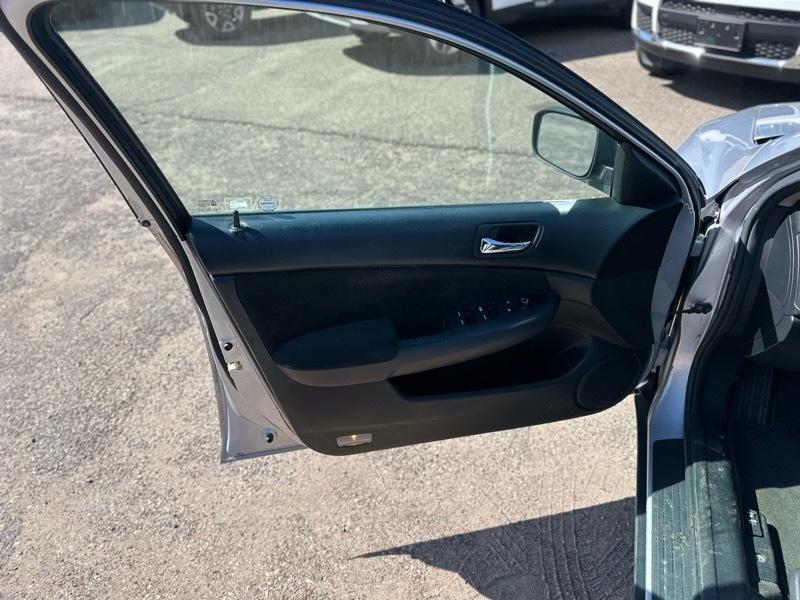 Honda Accord Sdn LX AT 2005
